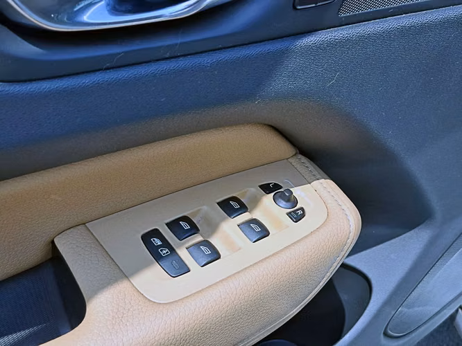 VOLVO XC60 2021