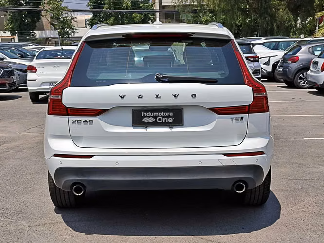 VOLVO XC60 2021