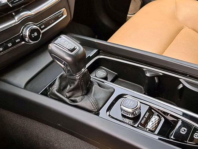 VOLVO XC60 2021
