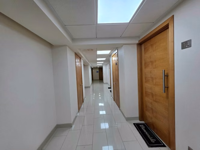 Venta de oficina en Centro médico Edificio Manzo de Velasco.