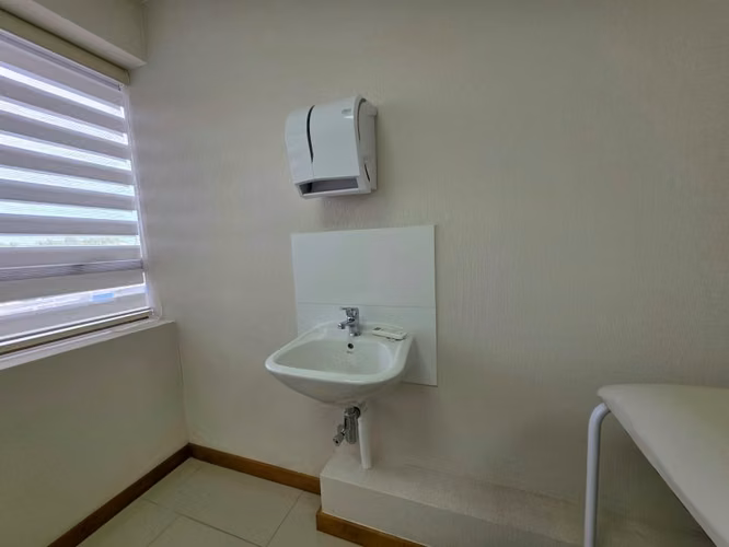 Venta de oficina en Centro médico Edificio Manzo de Velasco.