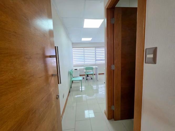 Venta de oficina en Centro médico Edificio Manzo de Velasco.