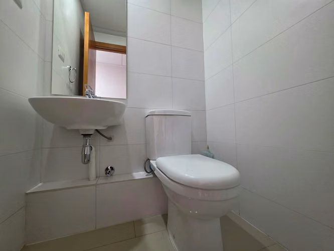 Venta de oficina en Centro médico Edificio Manzo de Velasco.
