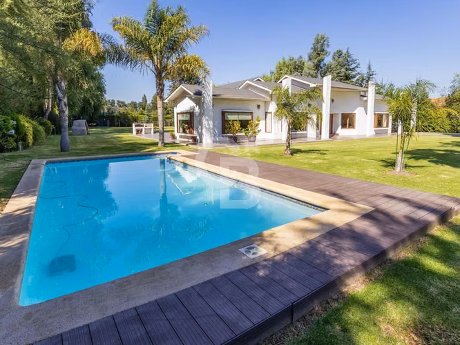 Parcela de 4800 m² | Piscina y Quincho | Condominio
