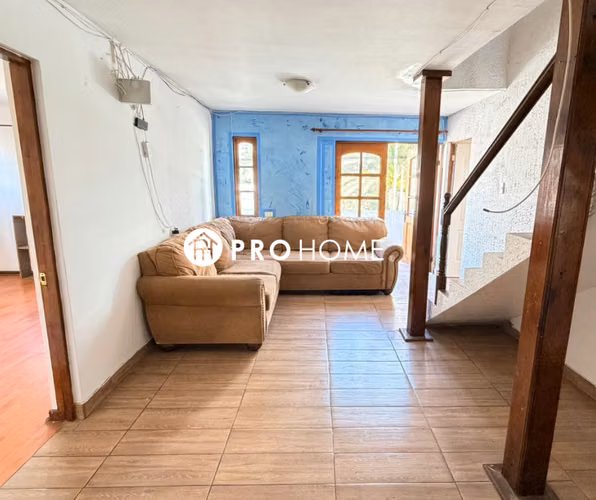 Solución Habitacional: Amplia Casa en Sector Gran Vía