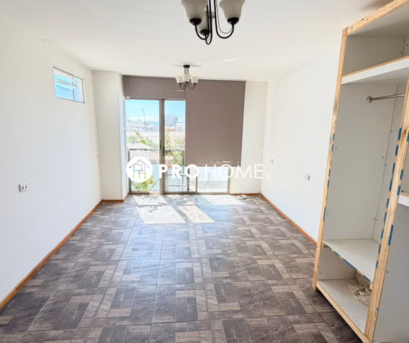 Solución Habitacional: Amplia Casa en Sector Gran Vía