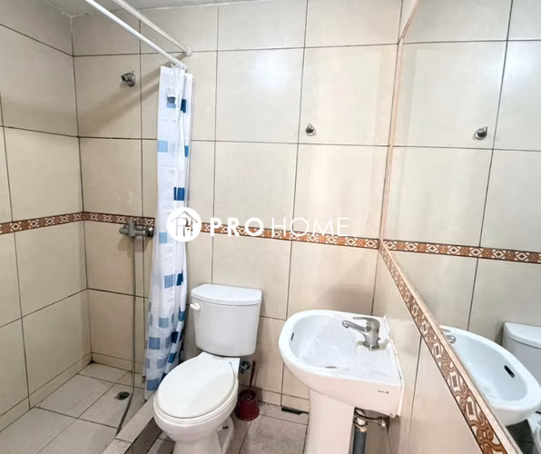 Solución Habitacional: Amplia Casa en Sector Gran Vía