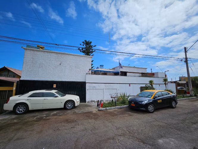 EXCELENTE CASA SECTOR PLAYA BRAVA 400 M2