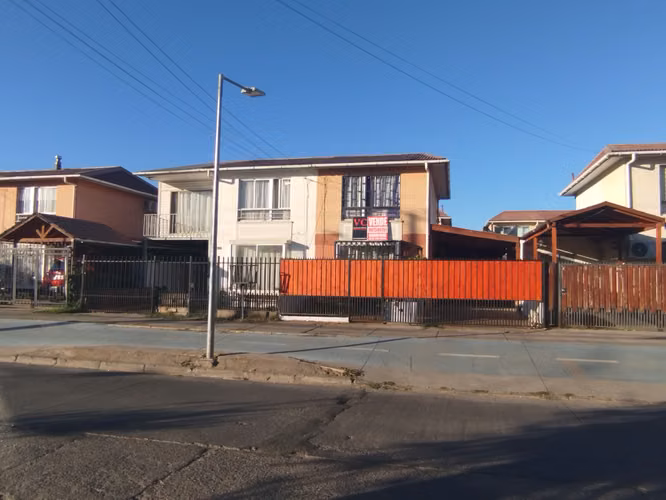 CASA lado Colegio Unco