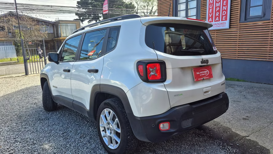 JEEP RENEGADE 1.8 AUT 2022 - Imagen 4