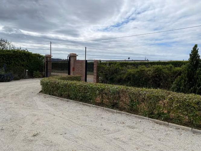 Terreno de 5.145 m² con casa principal y construcciones adicionales en Condominio San Osvaldo,  Coquimbo