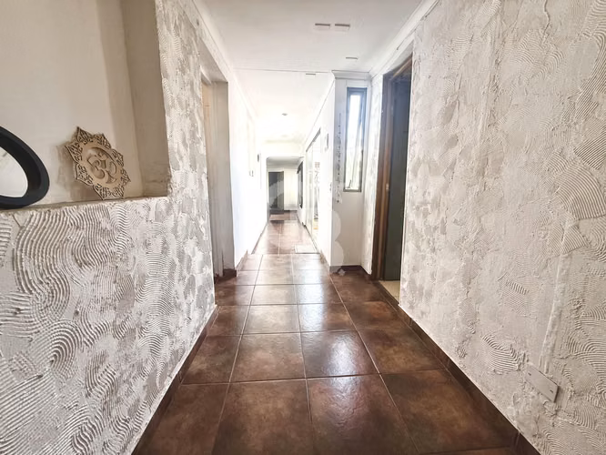 Casa en San Miguel: Ubicación y luminosidad ideal! - Imagen 3