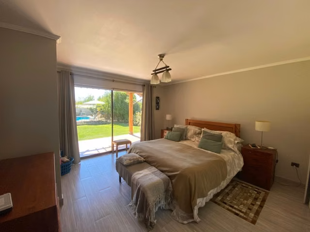 VENDEMOS CASA A MINUTOS CURICO