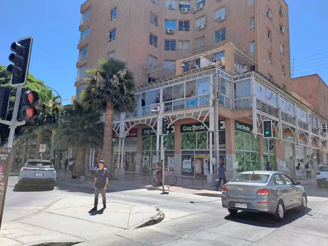 Local Comercial Amplio y Moderno (140013)
