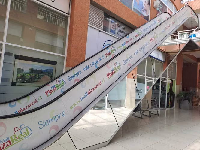 Local Comercial Amplio y Moderno (140013)