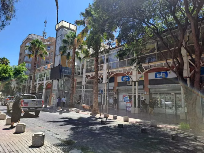 Local Comercial Amplio y Moderno (140013)