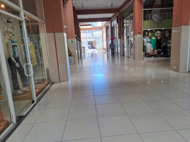 Local Comercial Amplio y Moderno (140013)