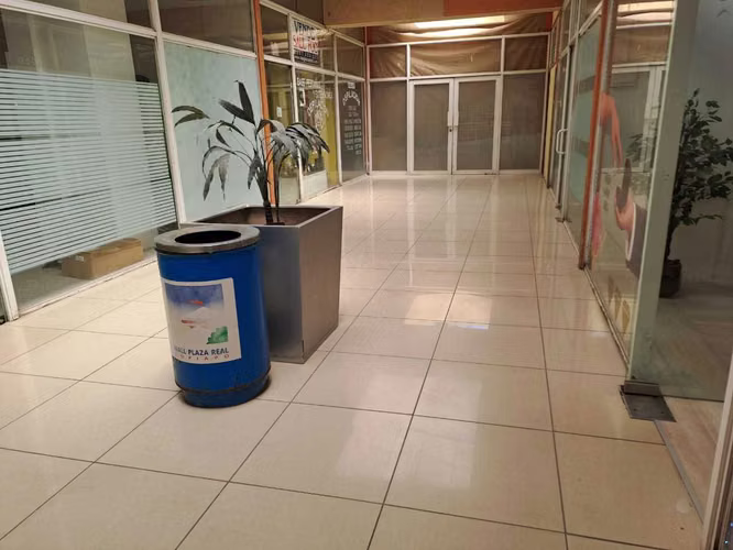 Local Comercial Amplio y Moderno (140013)