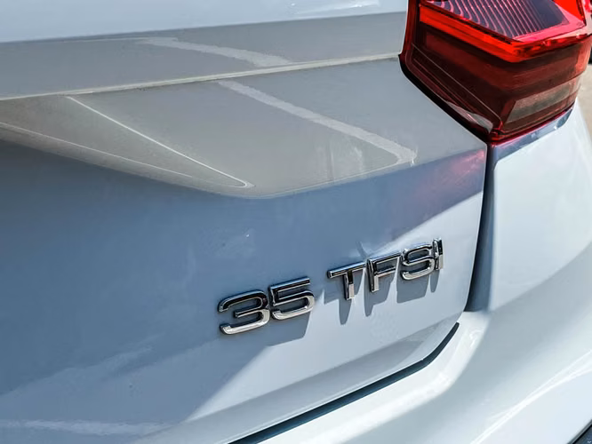 AUDI Q2 2024