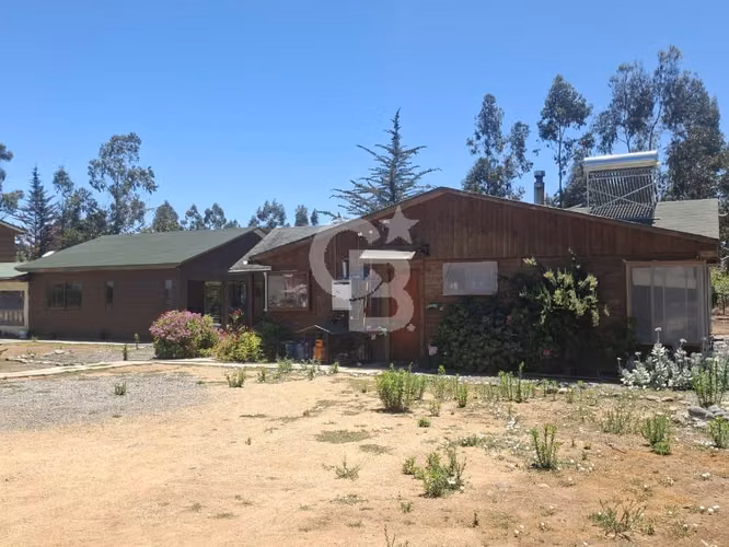 Hermosa Parcela, Casa, Quincho y Piscina