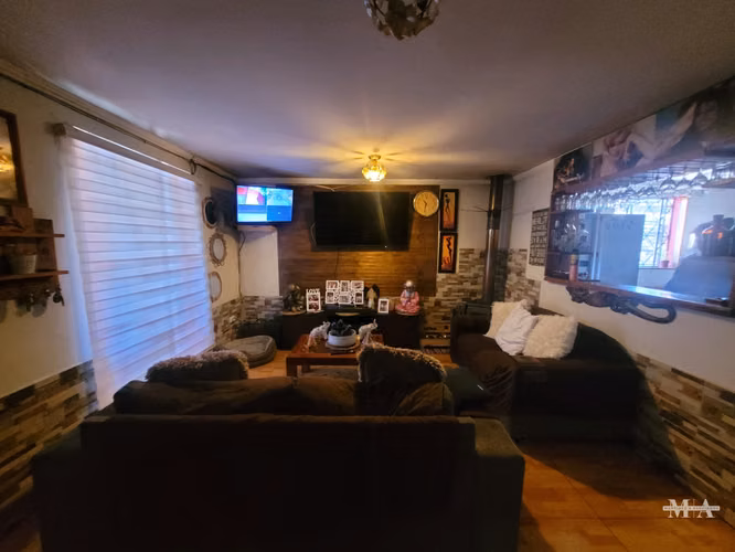 VENTA CASA CON GALPÓN COMERCIAL – LA GRANJA