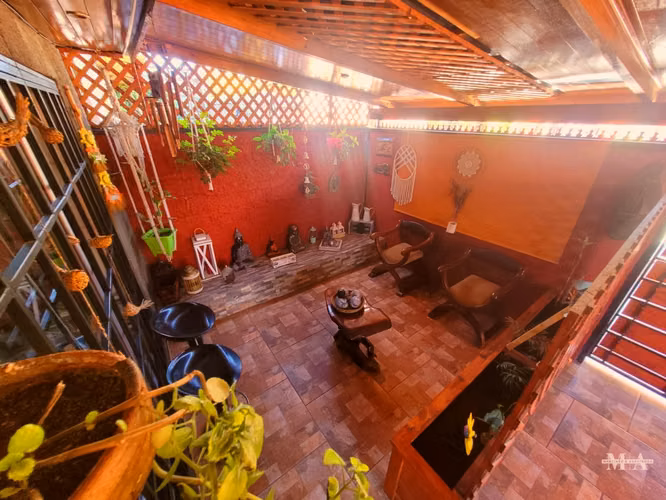 VENTA CASA CON GALPÓN COMERCIAL – LA GRANJA