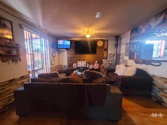 VENTA CASA CON GALPÓN COMERCIAL – LA GRANJA