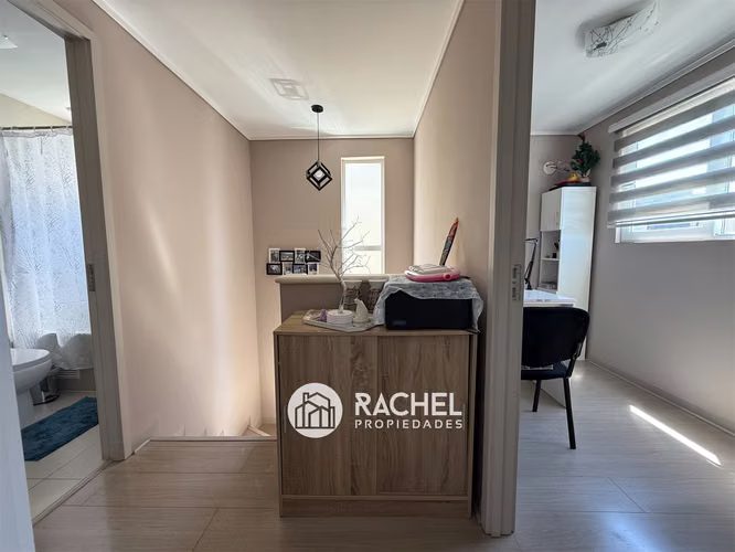 SE VENDE MODERNA CASA MEDITERRÁNEA SEMI NUEVA EN CONDOMINIO - Fundo el Carmen