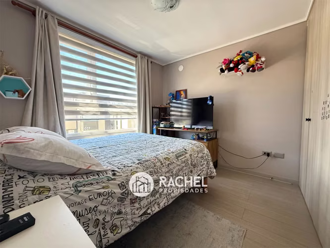 SE VENDE MODERNA CASA MEDITERRÁNEA SEMI NUEVA EN CONDOMINIO - Fundo el Carmen