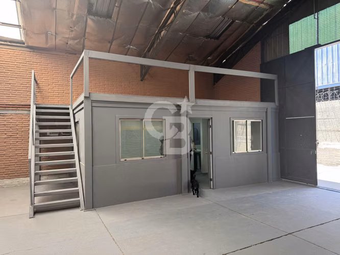 Bodega Versátil |Quilicura | Oficina y Baños