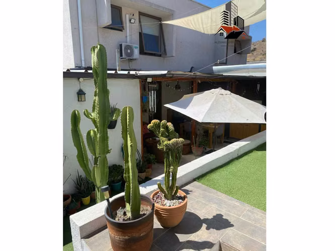 SE VENDE TOWNHOUSE VALLE LO CAMPINO QUILICURA (146007)