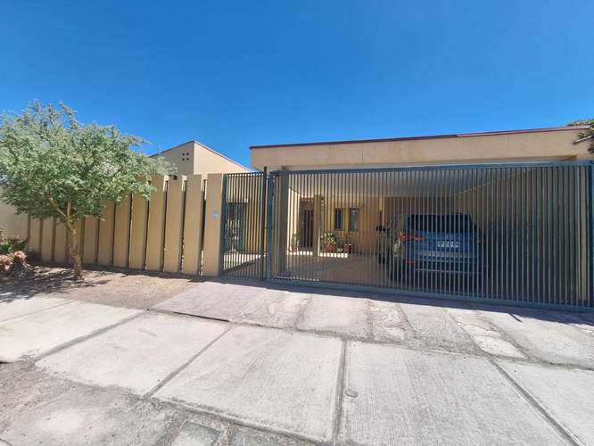 VENDO CASA SECTOR RESIDENCIAL  (145904)