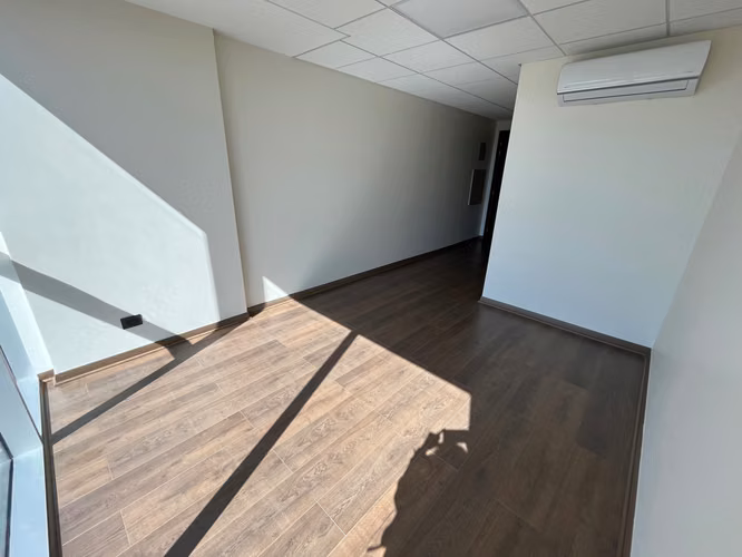 Oficina Luminosa Ideal para Inversión (146455)