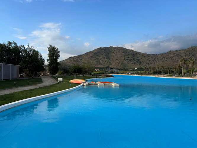 Moderna Casa con Excelente Conectividad (146644)