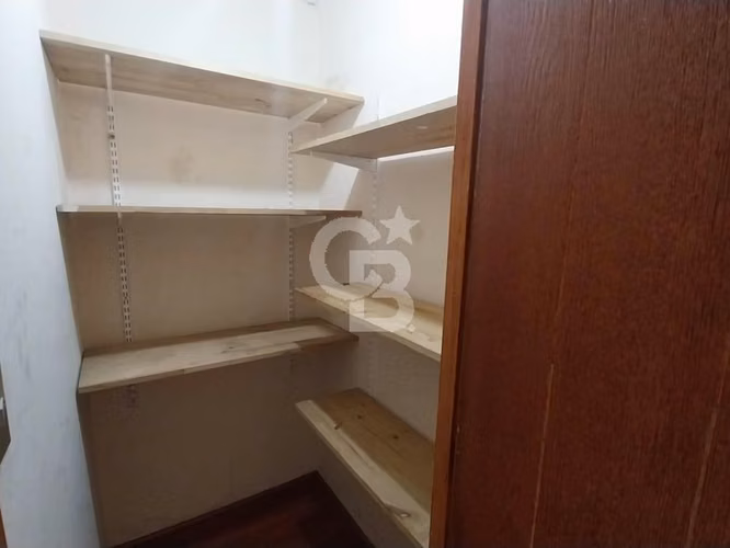 Cercano a Colegios, Avenidas y Autopista
