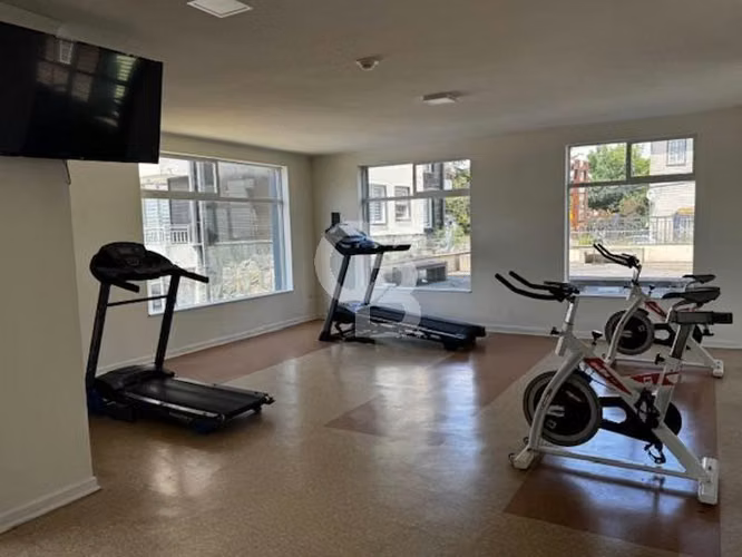 Céntrico y a pasos de la Costanera/ con Jardín y gimnasio