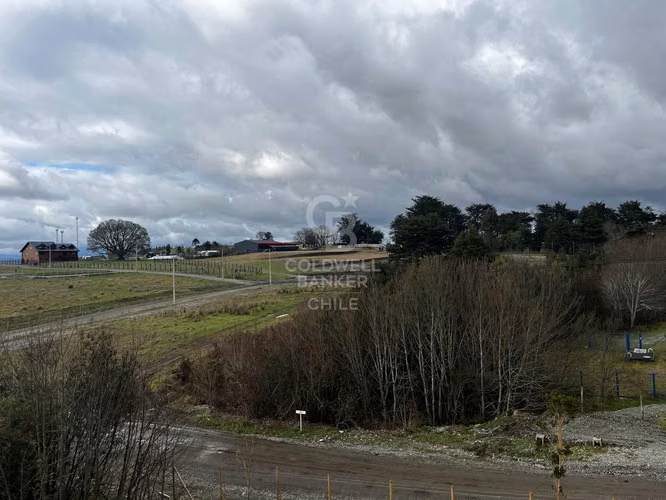 Terreno 30.400 m² en Puerto Varas, vistas a volcanes y lago
