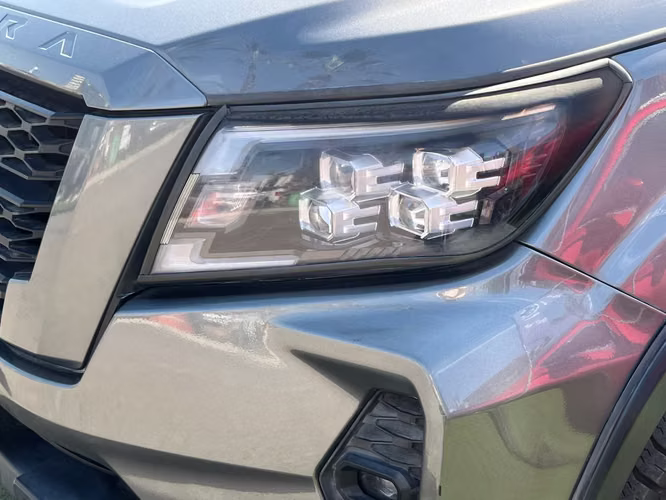 Nissan Navara 2.3D PRO4X DIESEL 4X4 DOB.CAB. AT 4P 2022 - Imagen 10