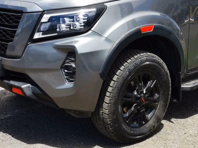 Nissan Navara 2.3D PRO4X DIESEL 4X4 DOB.CAB. AT 4P 2022 - Imagen 9