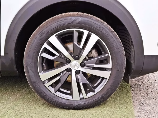 Peugeot 3008 1.5 ACTIVE PACK BLUEHDI 130 4X2 MT6 5P 2023