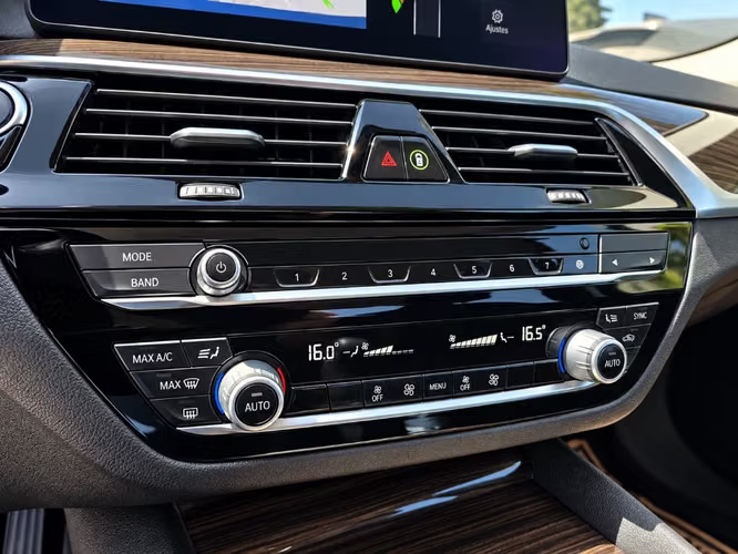 Bmw 520 DIESEL 2.0 HERITAGE LCI AT 4P R 2022