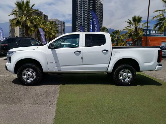 Chevrolet Colorado COLORADO 2.8TD WT MT 2WD S	 2025