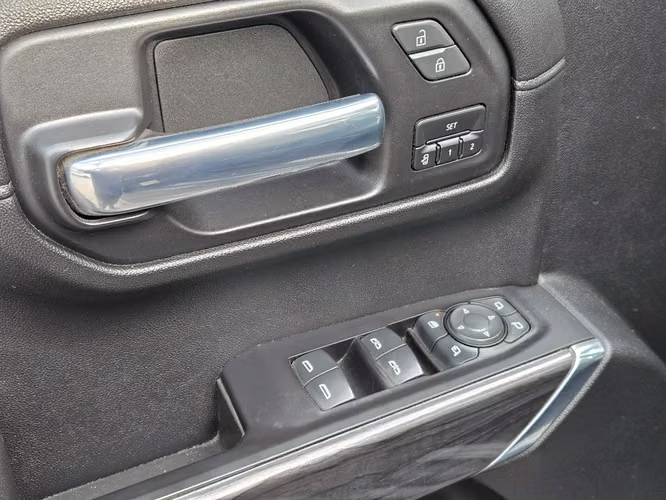 Chevrolet Silverado CC DCAB 4X4 5.3 AUT 2020