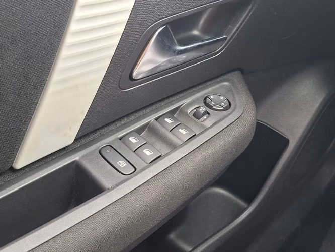 Citroen C4 1.2 PURETECH FEEL 4X2 130 SS EAT8 AT 5P 2023