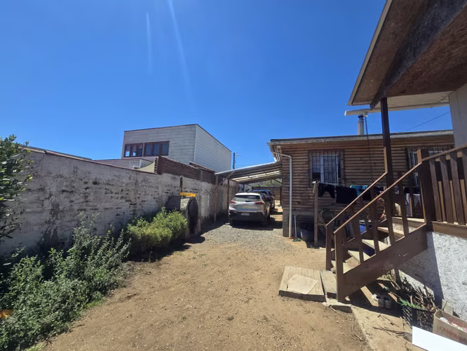 EL QUISCO: CASA 72 m2 (3D - 2B) + Cabaña 36 m2. Terreno 387 m2