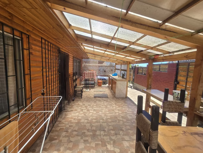 EL QUISCO: CASA 72 m2 (3D - 2B) + Cabaña 36 m2. Terreno 387 m2