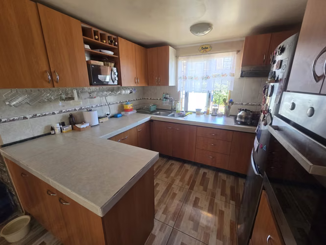 EL QUISCO: CASA 72 m2 (3D - 2B) + Cabaña 36 m2. Terreno 387 m2