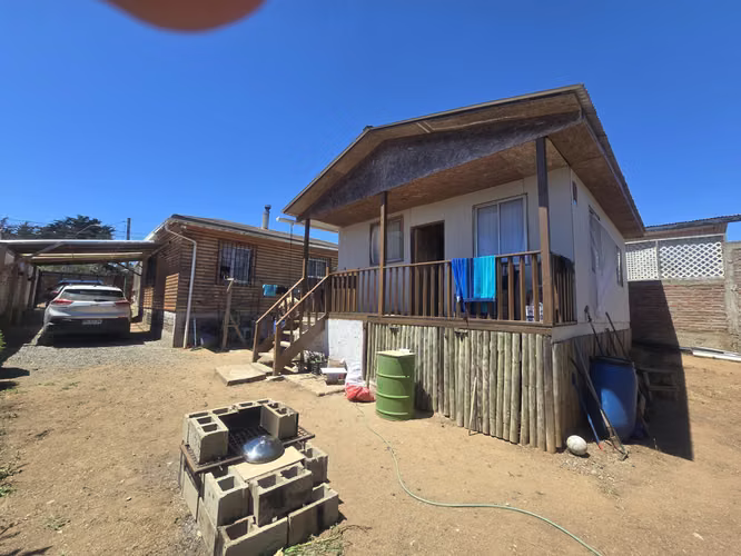 EL QUISCO: CASA 72 m2 (3D - 2B) + Cabaña 36 m2. Terreno 387 m2