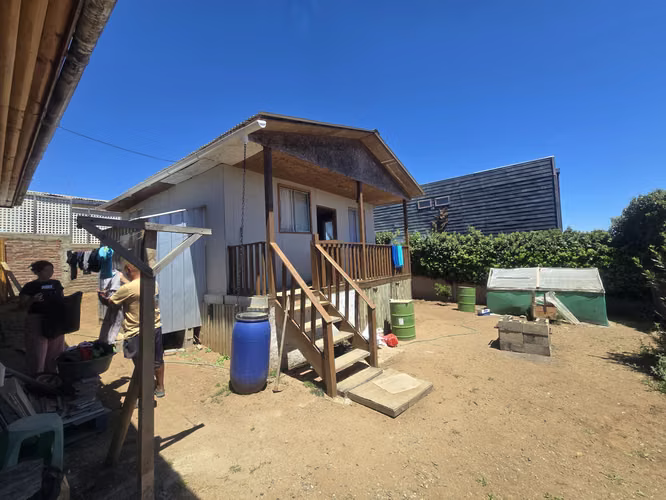 EL QUISCO: CASA 72 m2 (3D - 2B) + Cabaña 36 m2. Terreno 387 m2