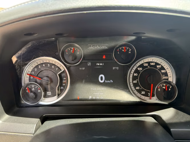 Ram 1500 5.7 LARAMIE 4X4 HEMI CREW CAB DOB. CAB. AT 4P 2018